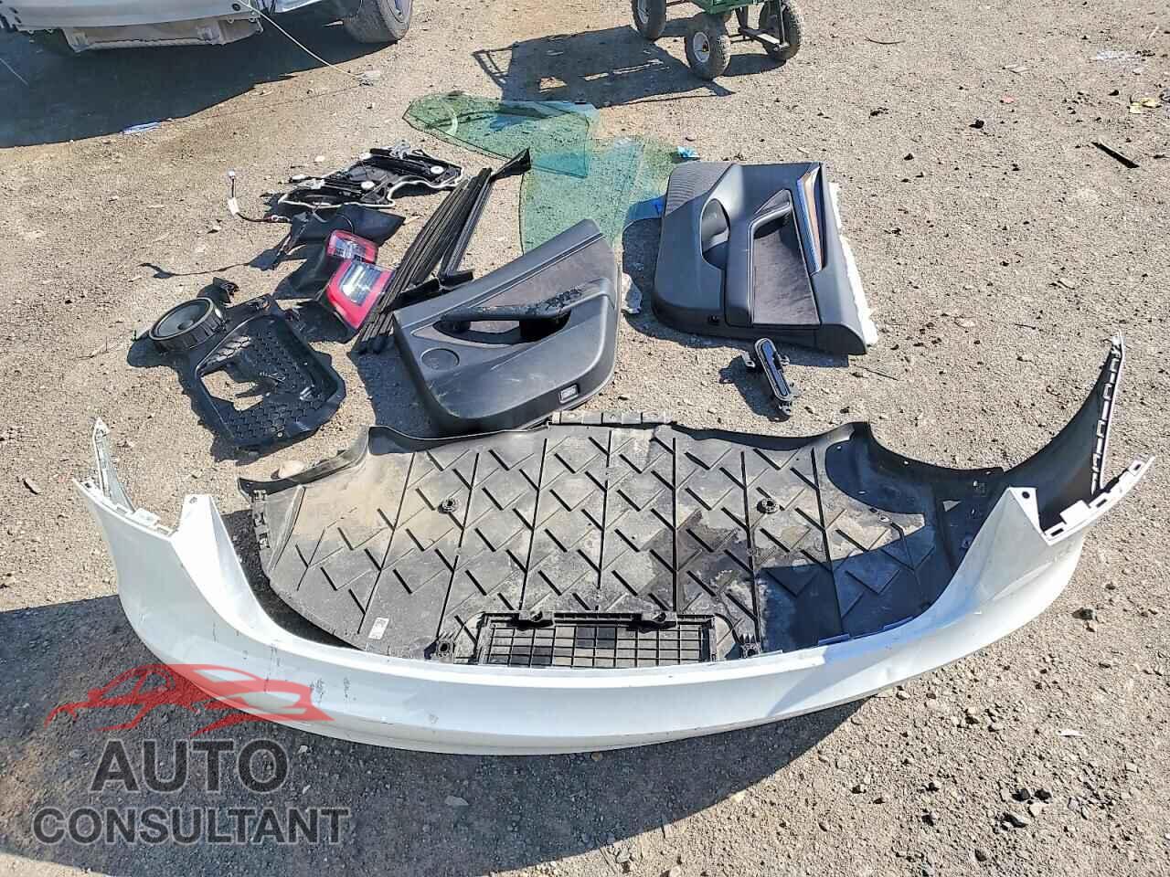 TESLA MODEL 3 2023 - 5YJ3E1EA5PF477539