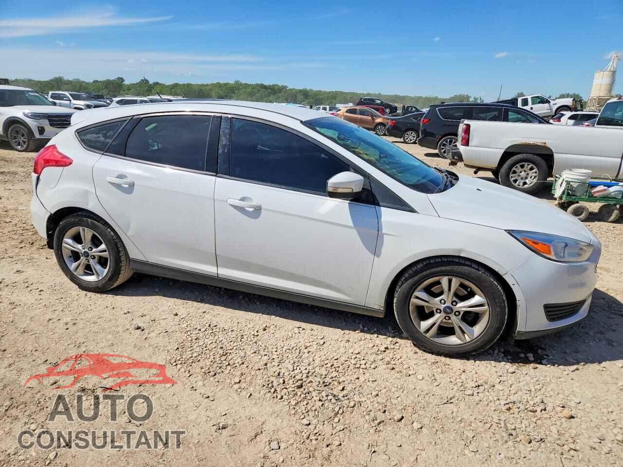 FORD FOCUS 2017 - 1FADP3K24HL249852