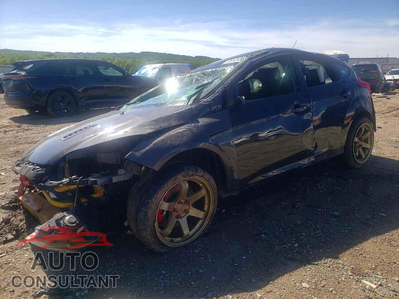 FORD FOCUS 2014 - 1FADP3L96EL447372