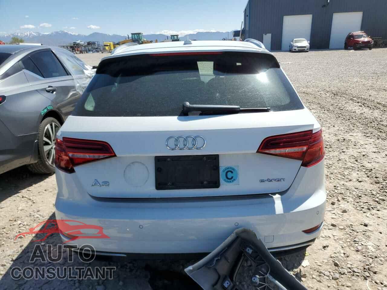 AUDI A3 2017 - WAUTPBFF8HA147945