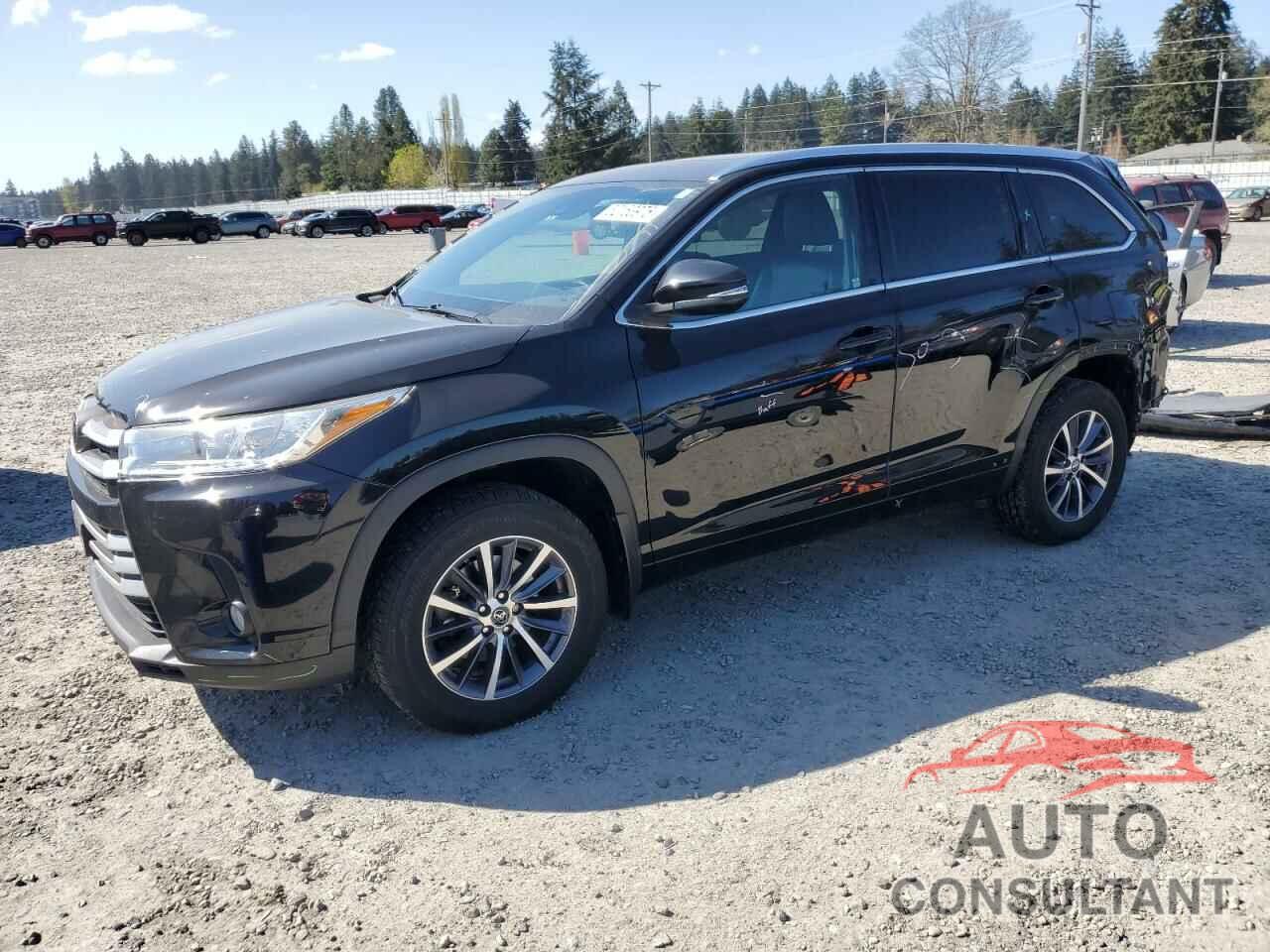 TOYOTA HIGHLANDER 2018 - 5TDJZRFH3JS828828