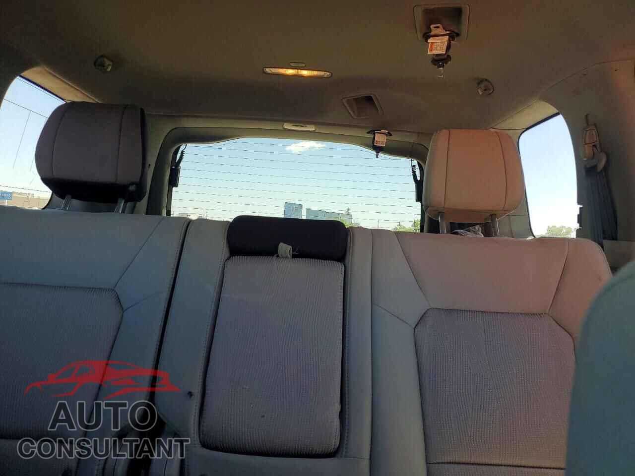 HONDA PILOT 2015 - 5FNYF4H34FB071476