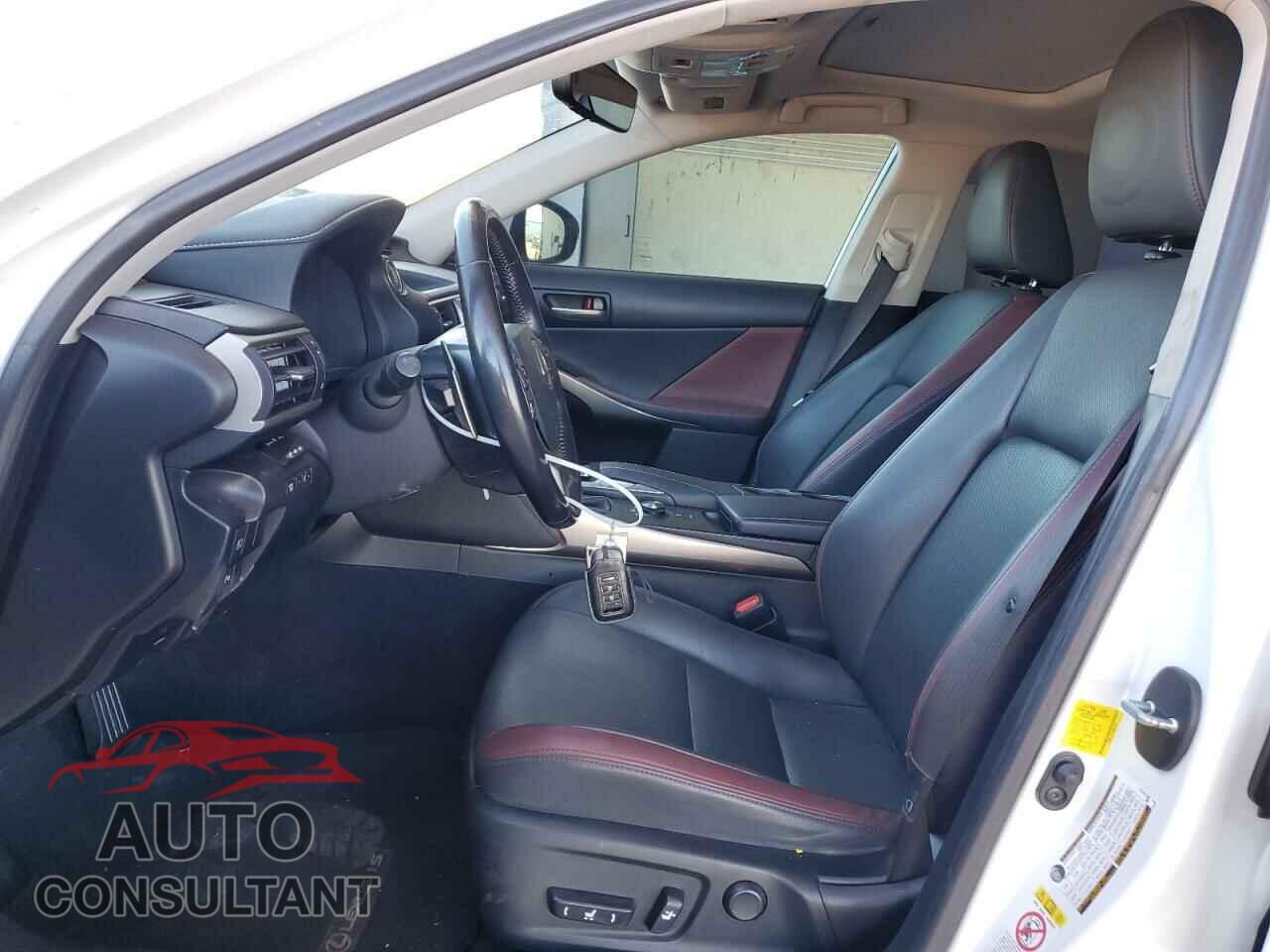 LEXUS IS 2017 - JTHBA1D27H5039530