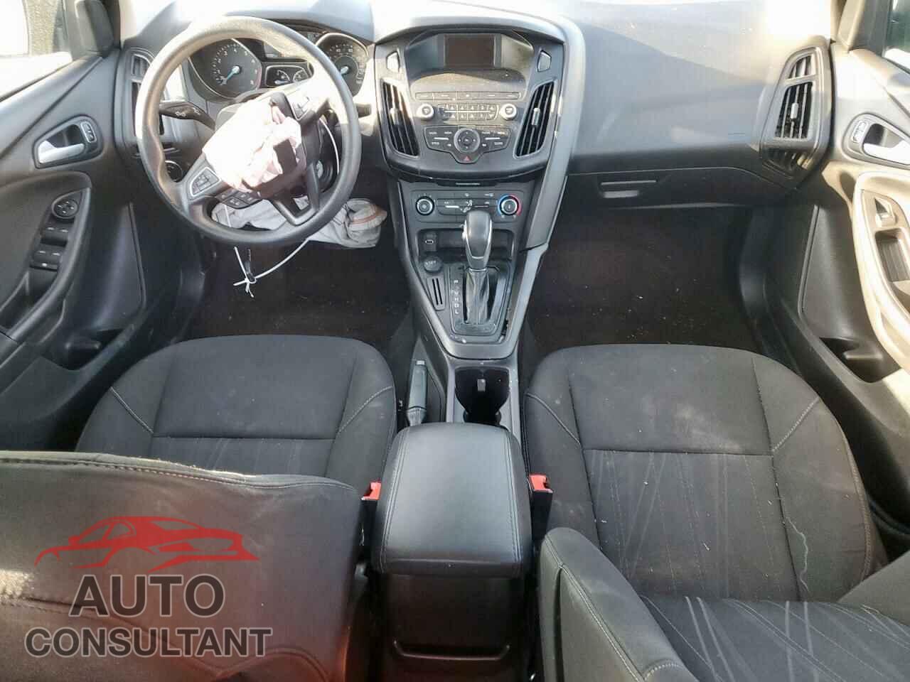 FORD FOCUS 2018 - 1FADP3F2XJL256272