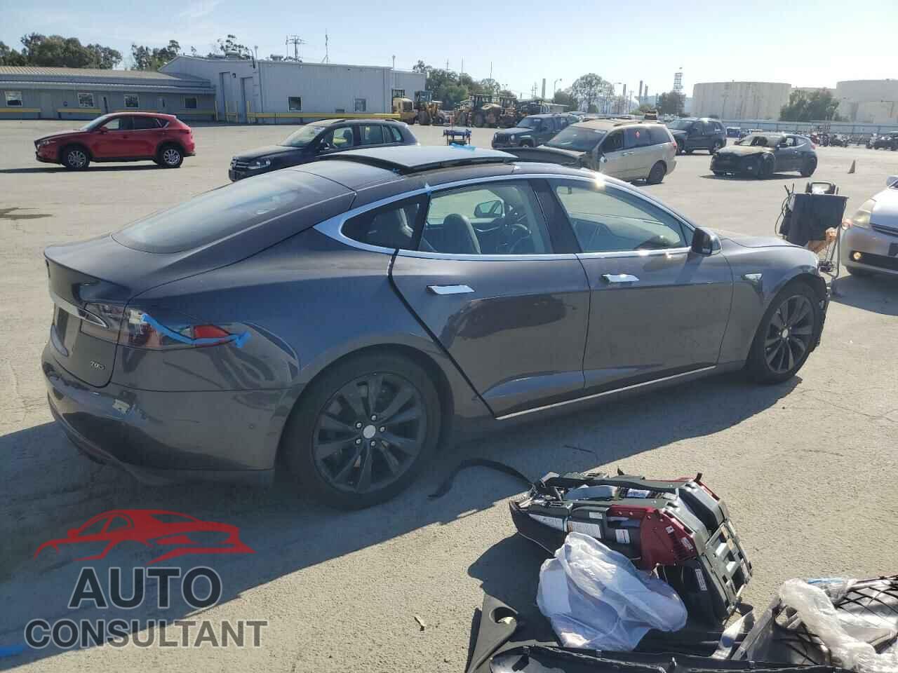 TESLA MODEL S 2015 - 5YJSA1S2XFF092318