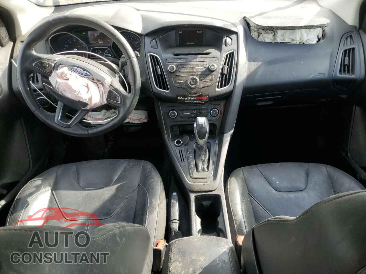 FORD FOCUS 2015 - 1FADP3K22FL343676