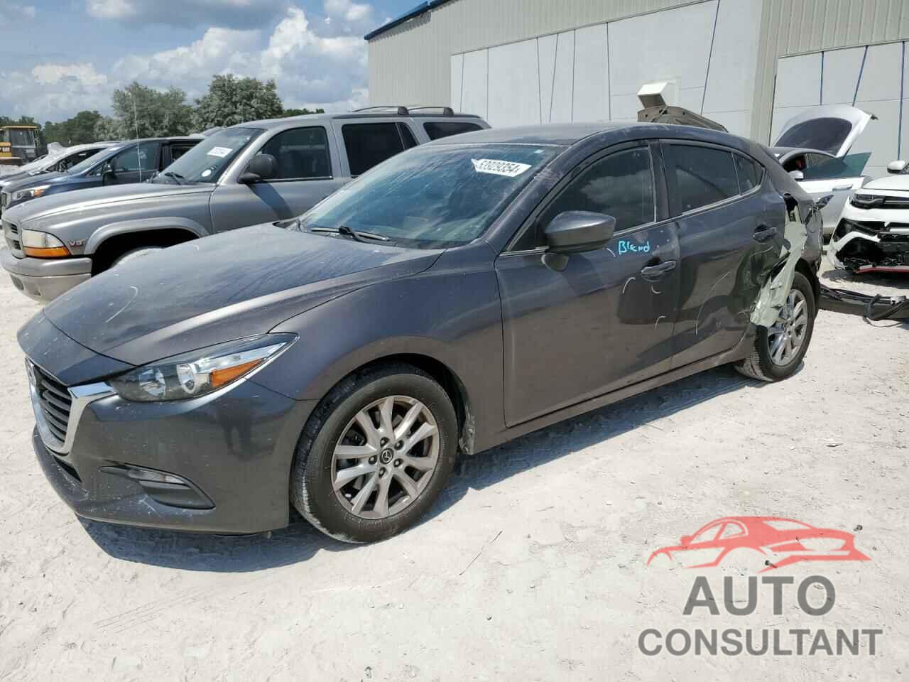 MAZDA 3 2018 - 3MZBN1K78JM219536