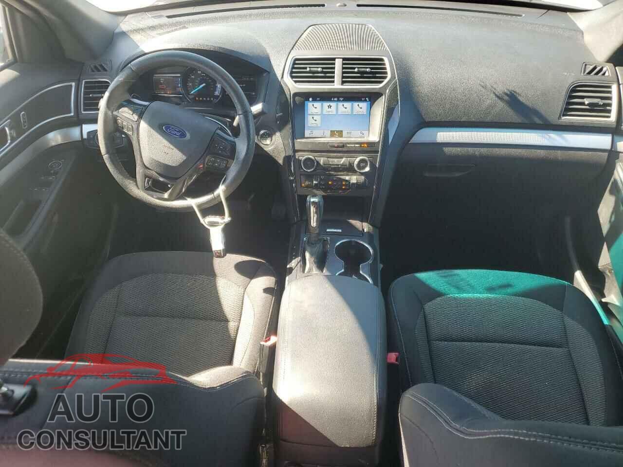 FORD EXPLORER 2017 - 1FM5K7D88HGB52180