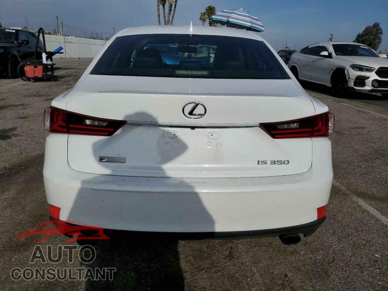 LEXUS IS 2015 - JTHBE1D22F5017405