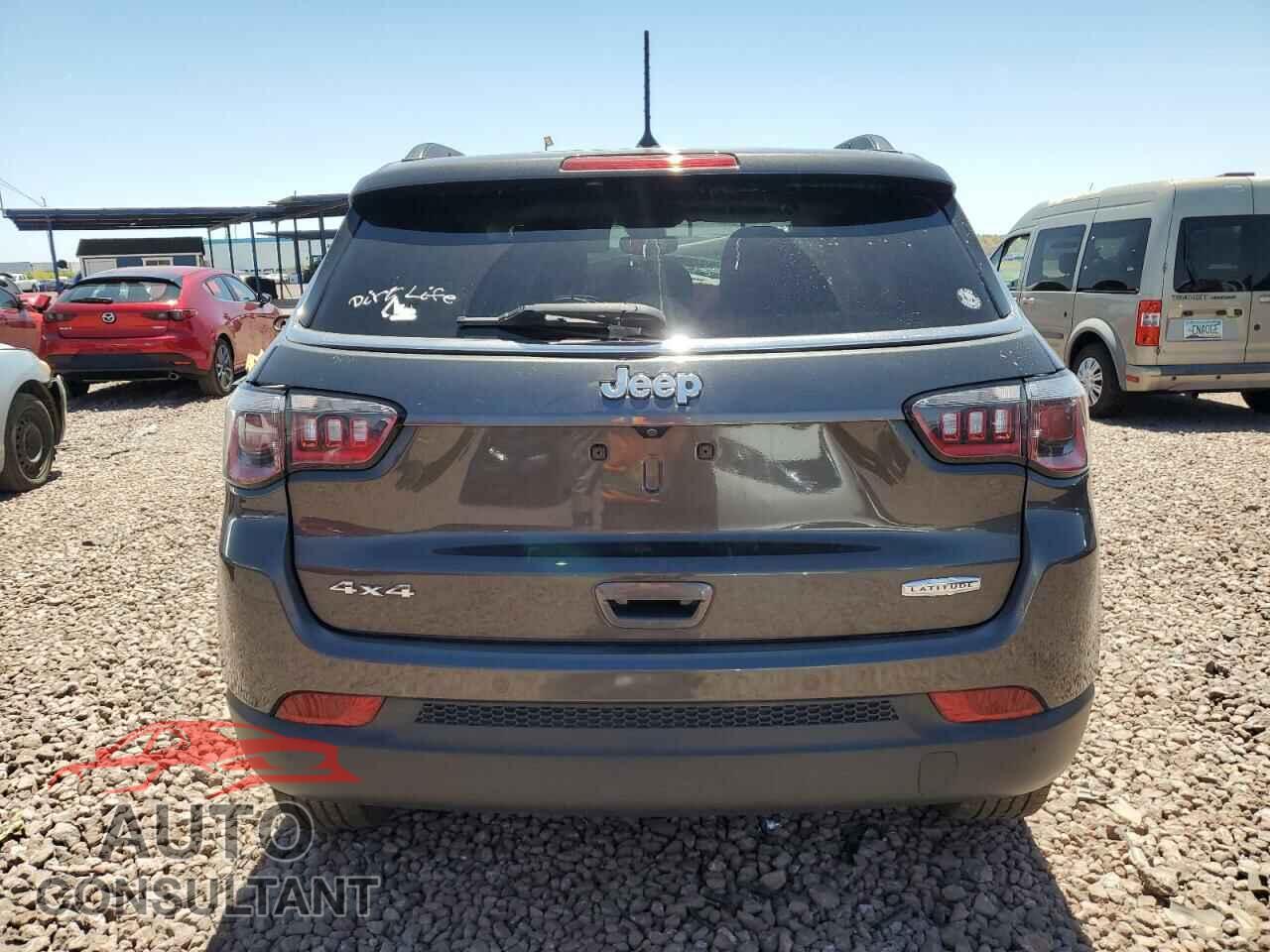 JEEP COMPASS 2018 - 3C4NJDBB7JT464917