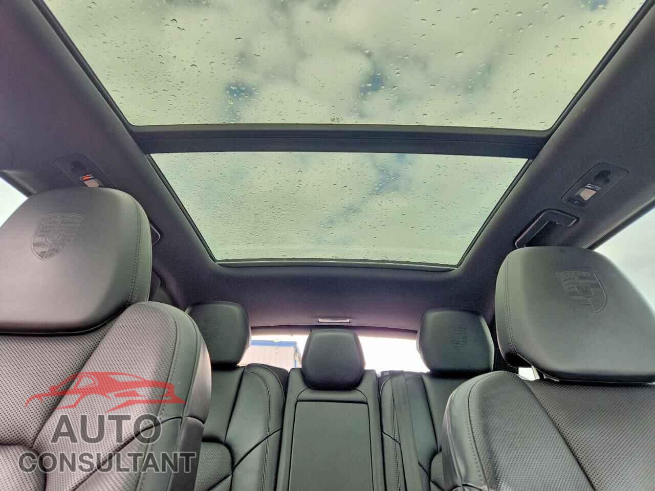 PORSCHE CAYENNE 2017 - WP1AA2A21HKA80923