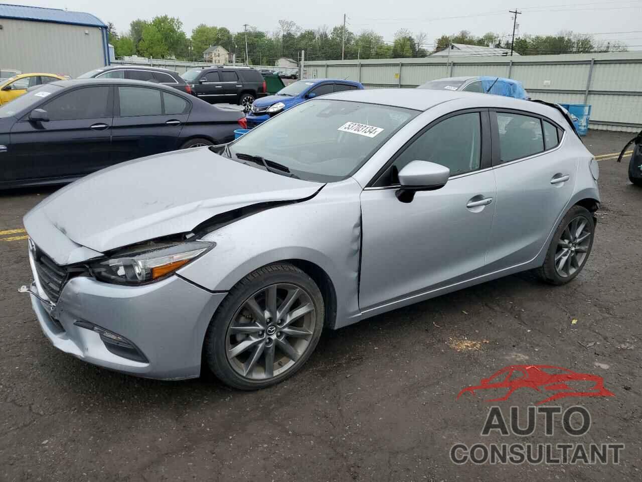 MAZDA 3 2018 - 3MZBN1L34JM179855