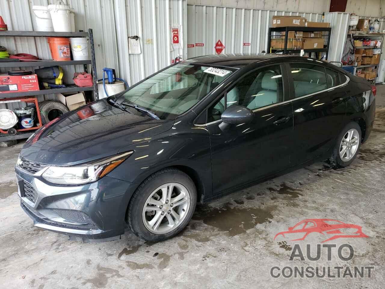 CHEVROLET CRUZE 2018 - 1G1BE5SM8J7228773