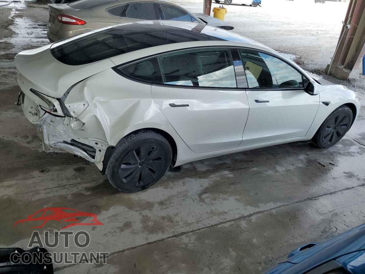 TESLA MODEL 3 2024 - 5YJ3E1EA0RF743987
