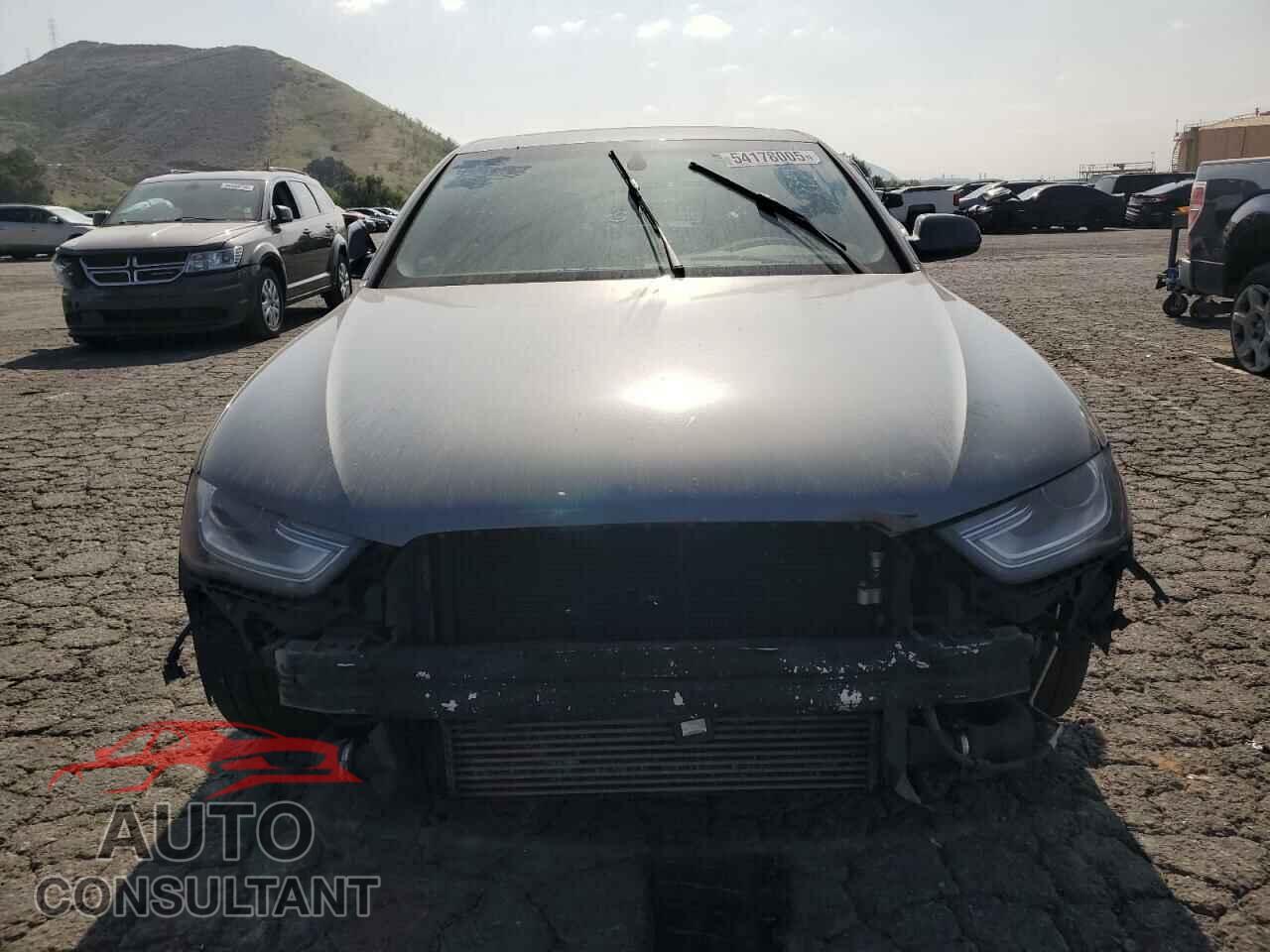 AUDI A4 2013 - WAUEFAFL8DN033099