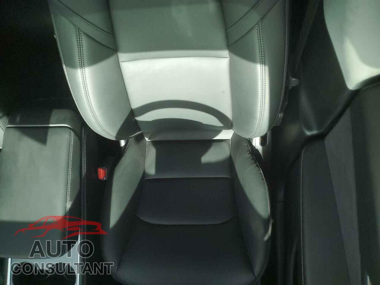 TESLA MODEL Y 2024 - 7SAYGDEEXRA230413