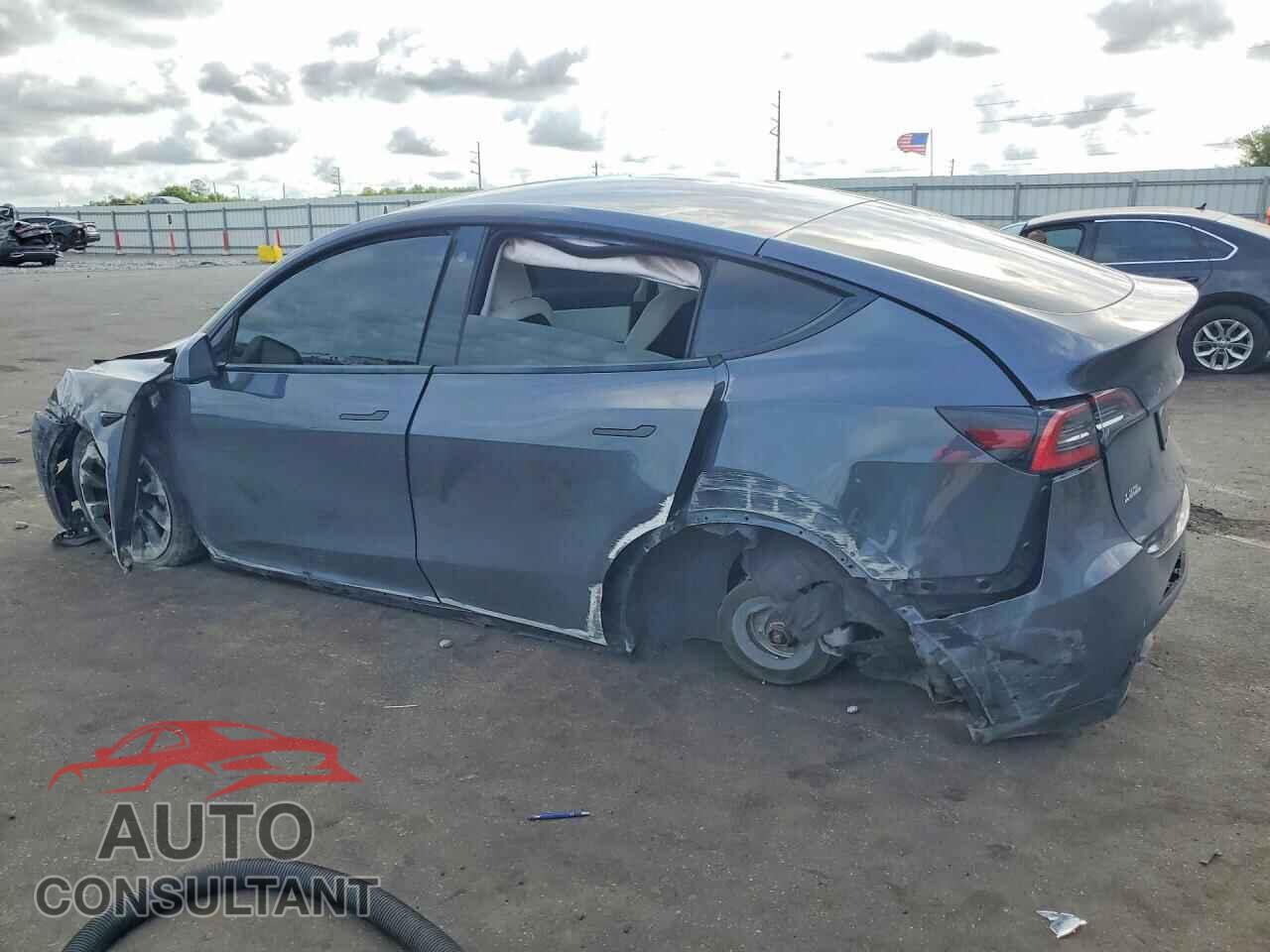 TESLA MODEL Y 2021 - 5YJYGDEEXMF108451