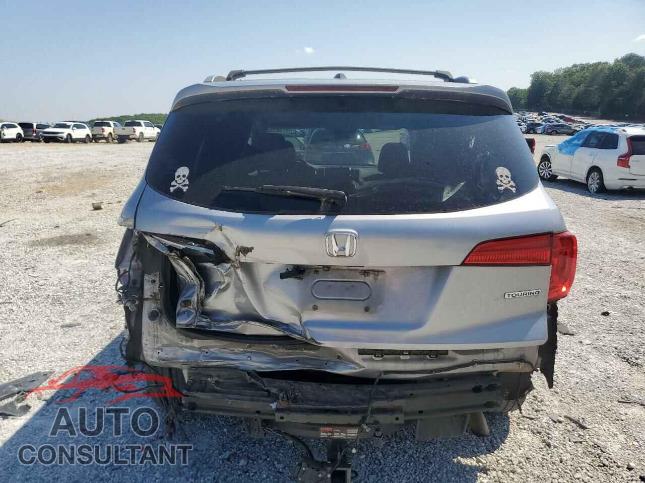 HONDA PILOT 2017 - 5FNYF5H99HB020634