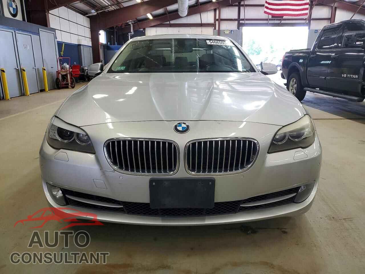 BMW 5 SERIES 2011 - WBAFU7C55BC876270