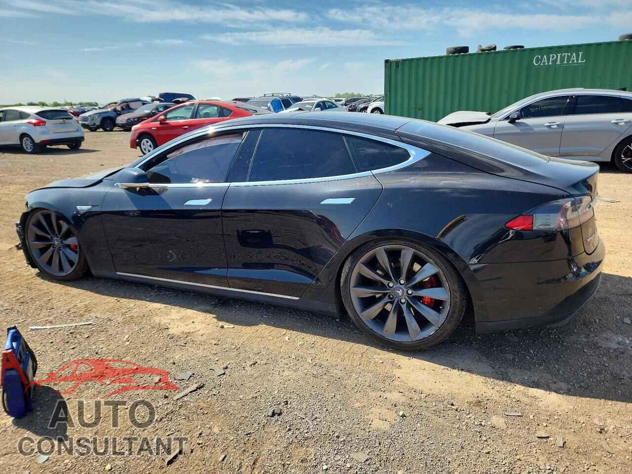TESLA MODEL S 2015 - 5YJSA1E40FF112041