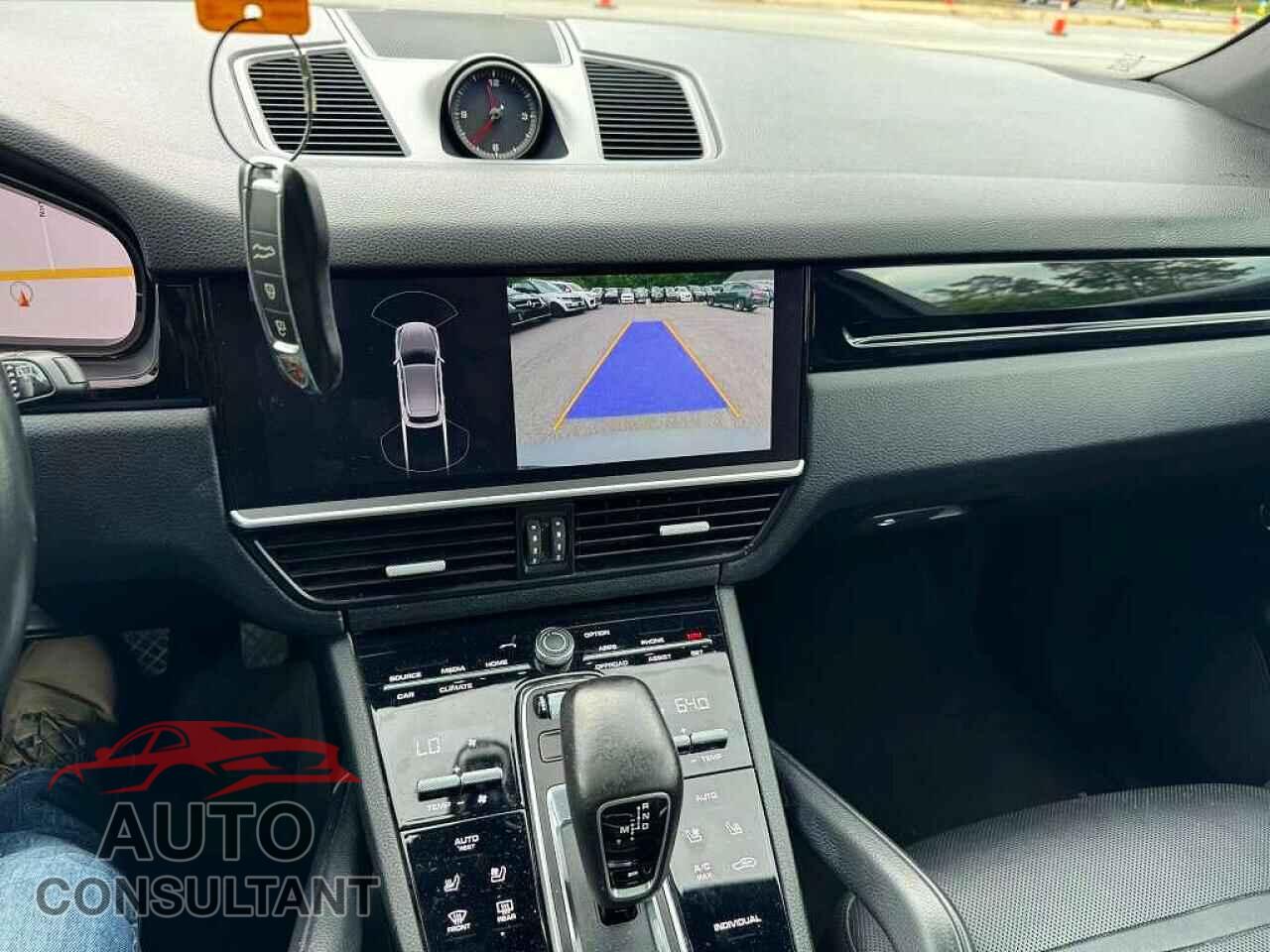 PORSCHE CAYENNE 2020 - WP1AA2AY3LDA03214