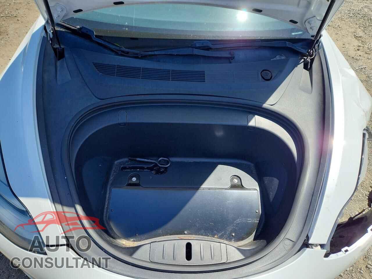 TESLA MODEL 3 2018 - 5YJ3E1EA7JF181560