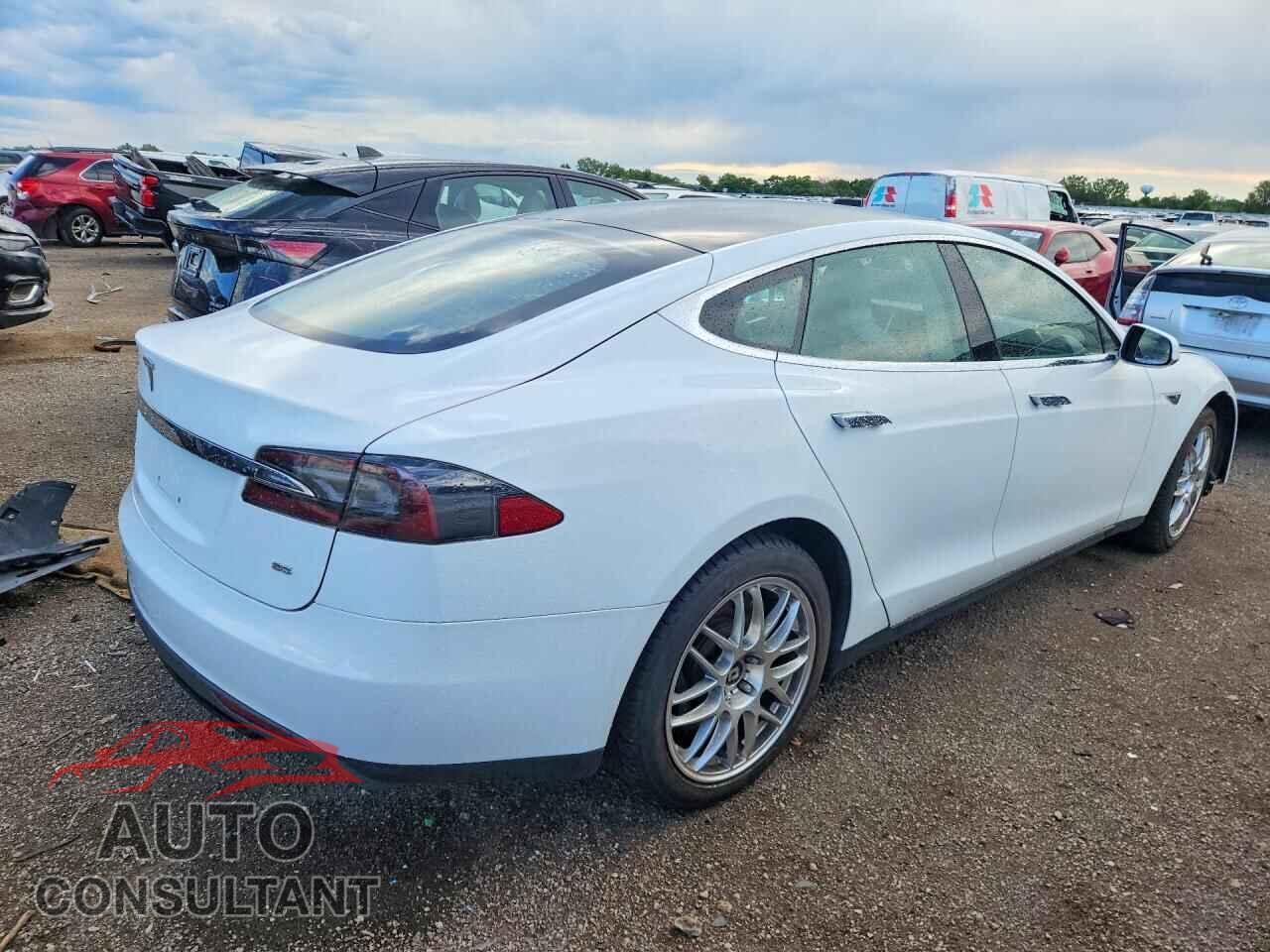 TESLA MODEL S 2014 - 5YJSA1H15EFP45747