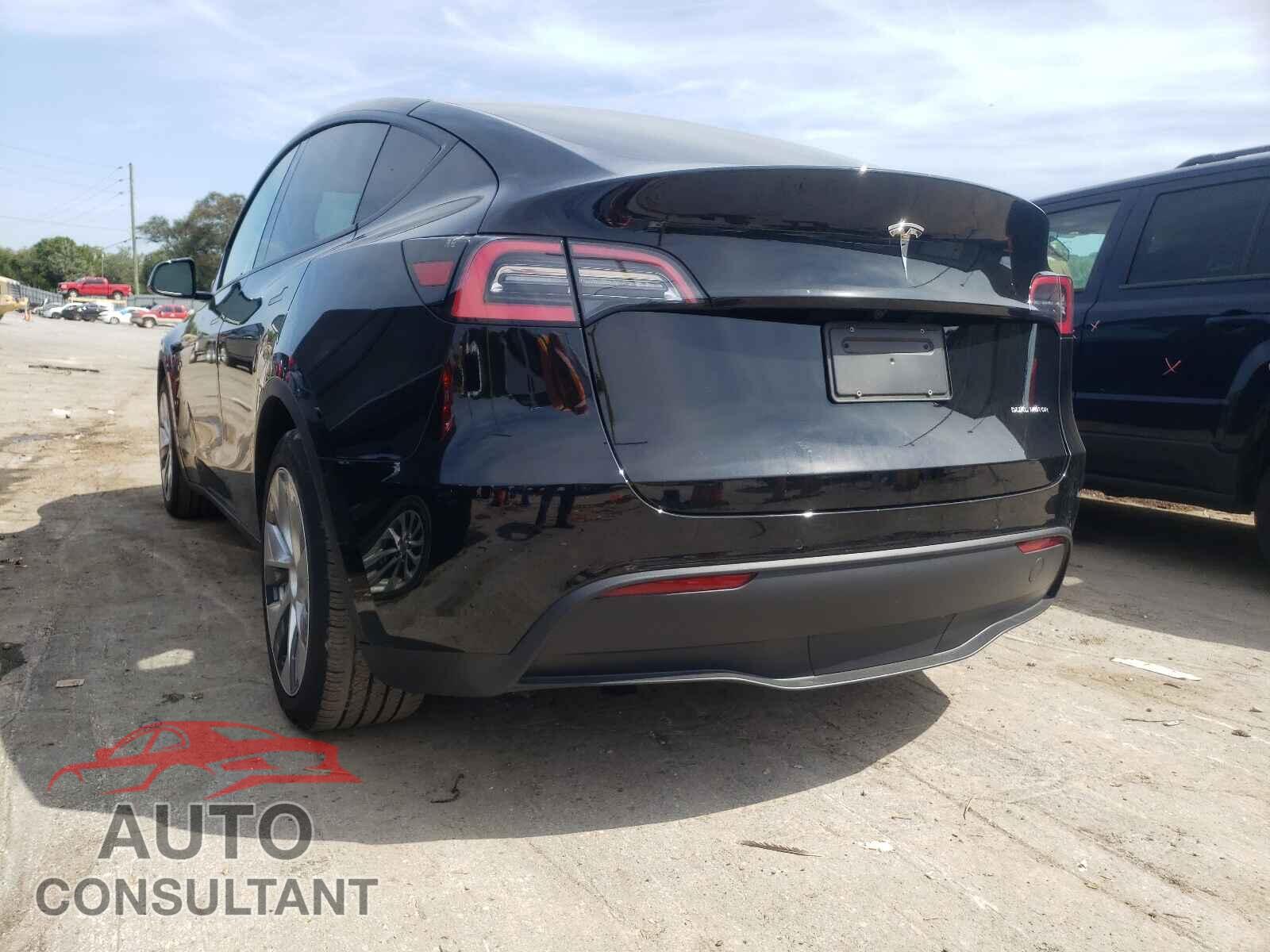 TESLA MODEL Y 2021 - 5YJYGAEE8MF112593
