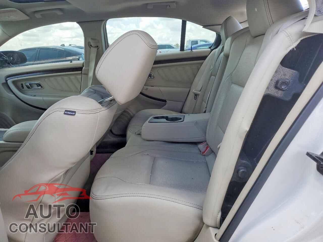 FORD TAURUS 2011 - 1FAHP2FW8BG183556