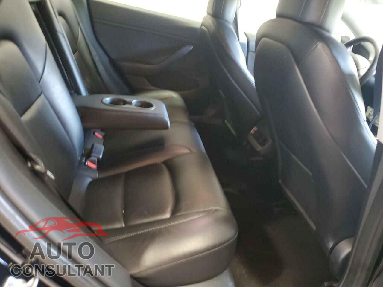 TESLA MODEL 3 2022 - 5YJ3E1EA4NF304611