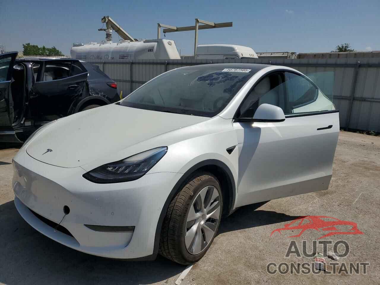 TESLA MODEL Y 2021 - 5YJYGDEE6MF261229
