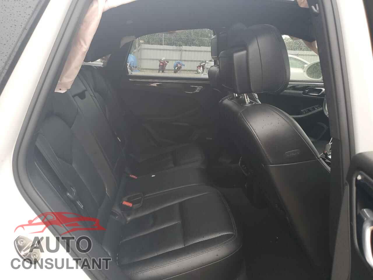PORSCHE MACAN 2017 - WP1AA2A52HLB80730