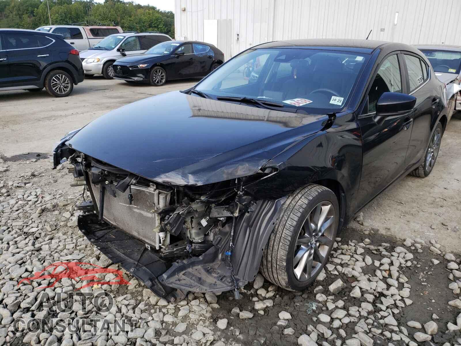 MAZDA 3 2018 - 3MZBN1L37JM167568
