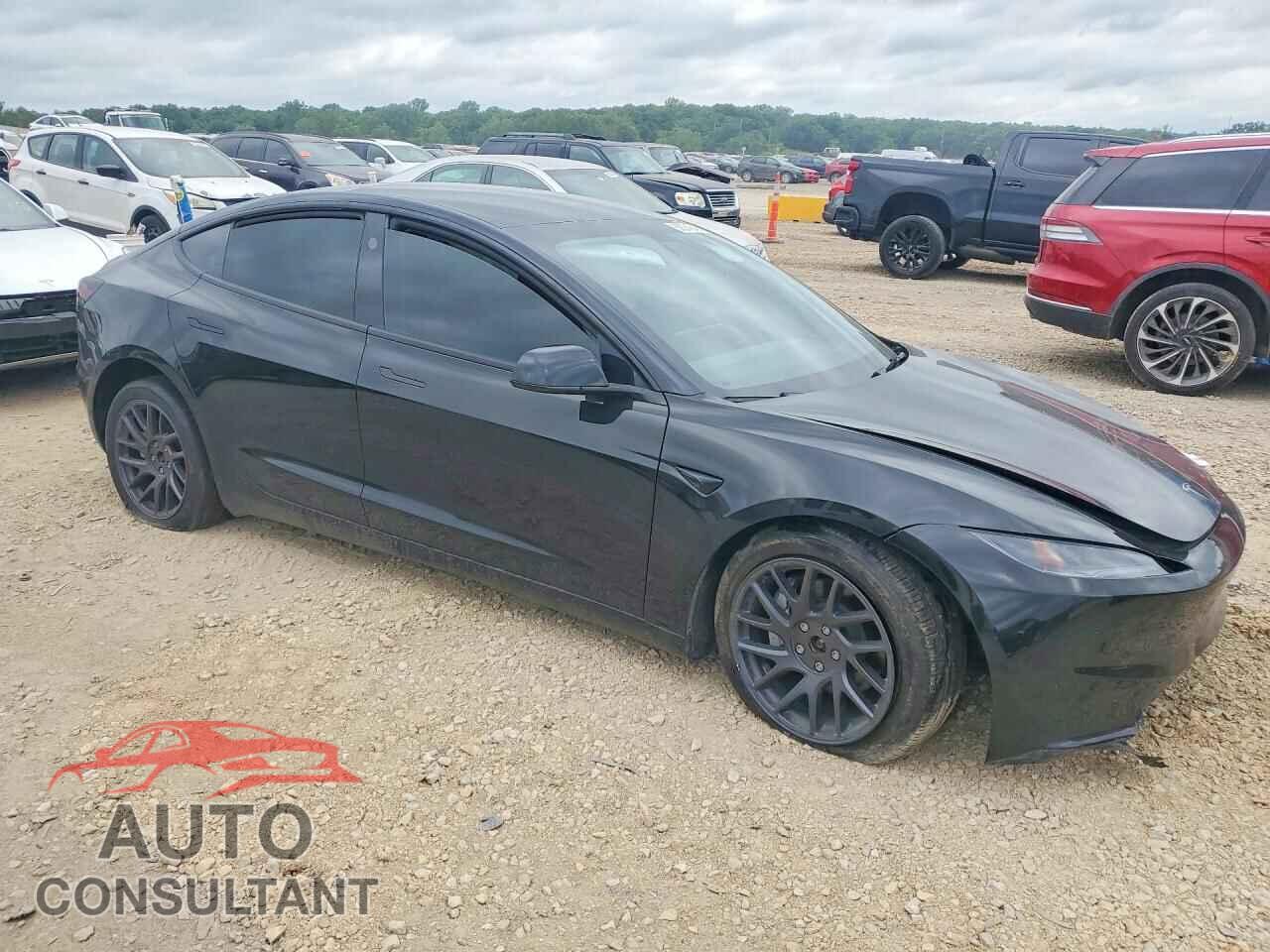 TESLA MODEL 3 2025 - 5YJ3E1EB2SF887121