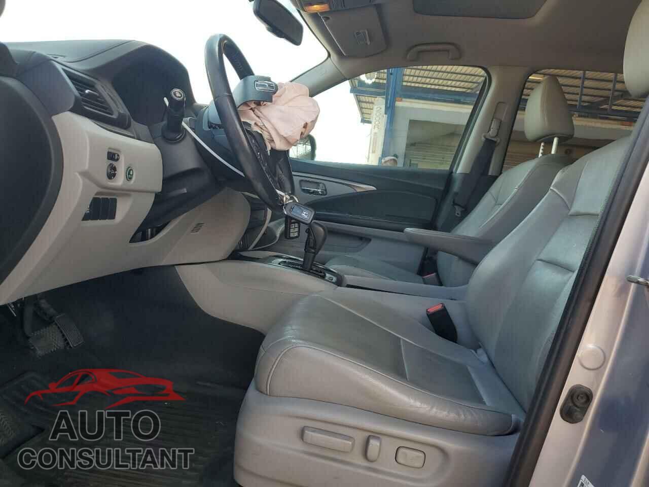 HONDA PILOT 2016 - 5FNYF6H52GB051936