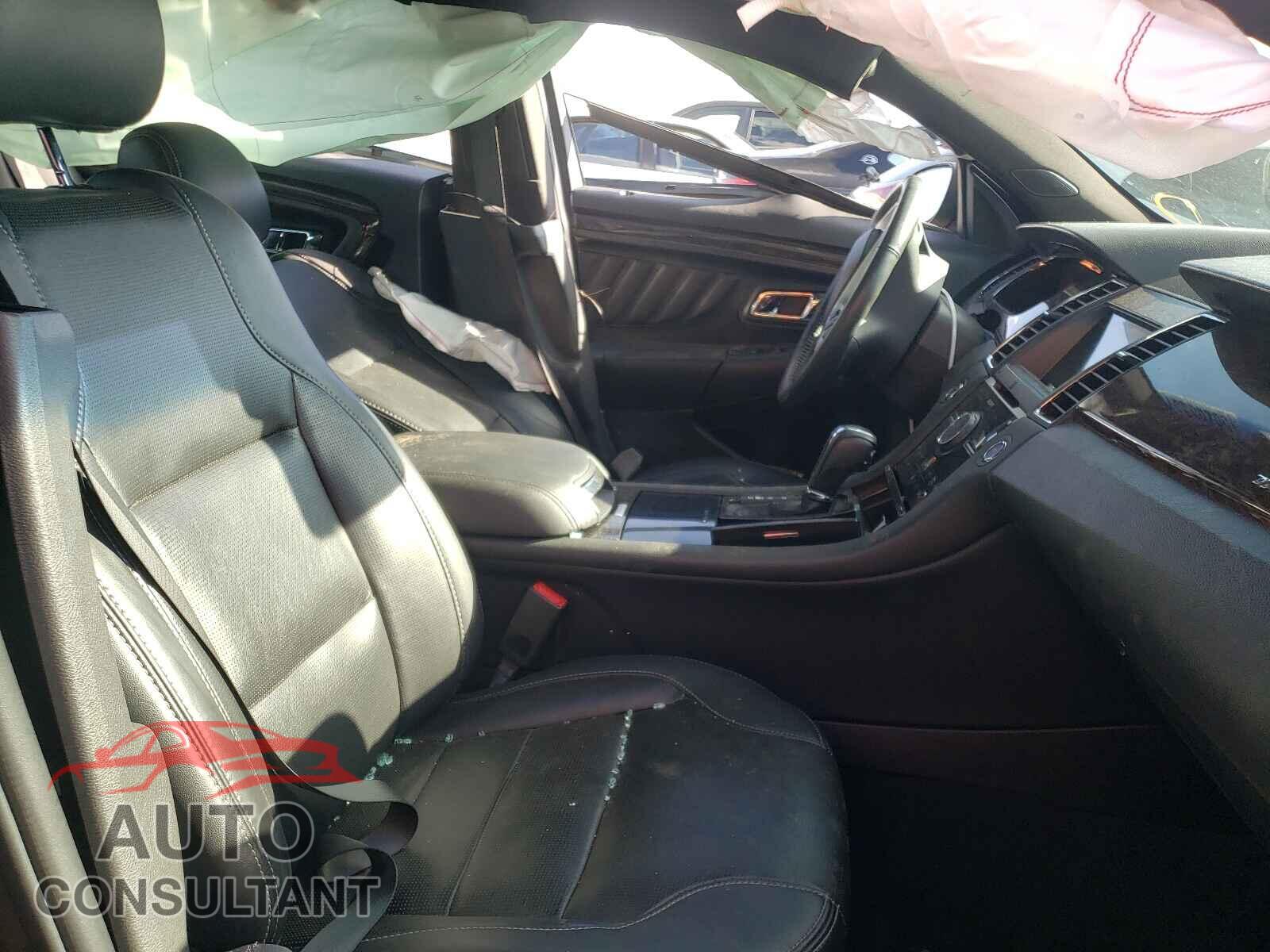 FORD TAURUS 2019 - 1FAHP2F84KG118317