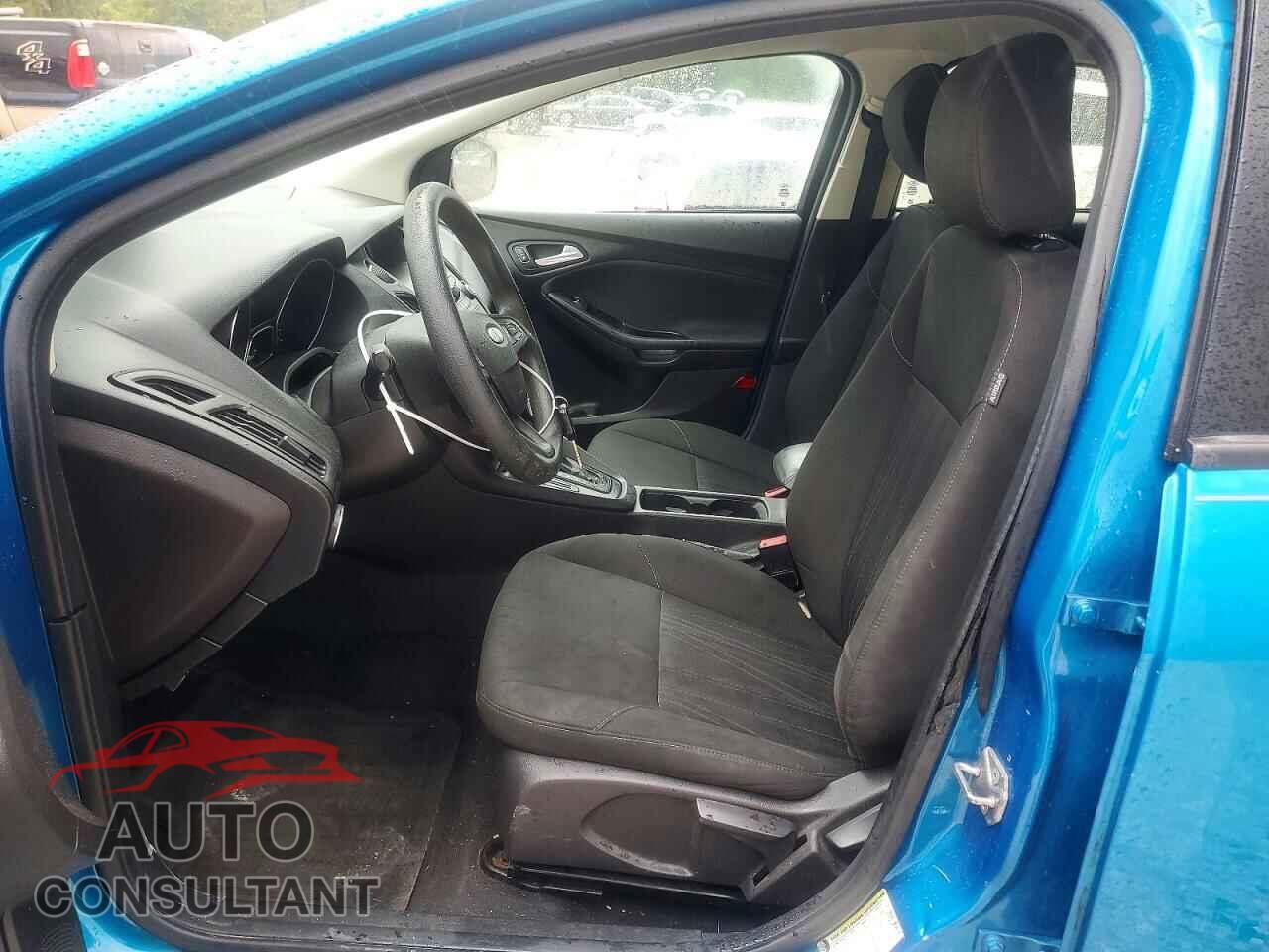 FORD FOCUS 2015 - 1FADP3K28FL354620
