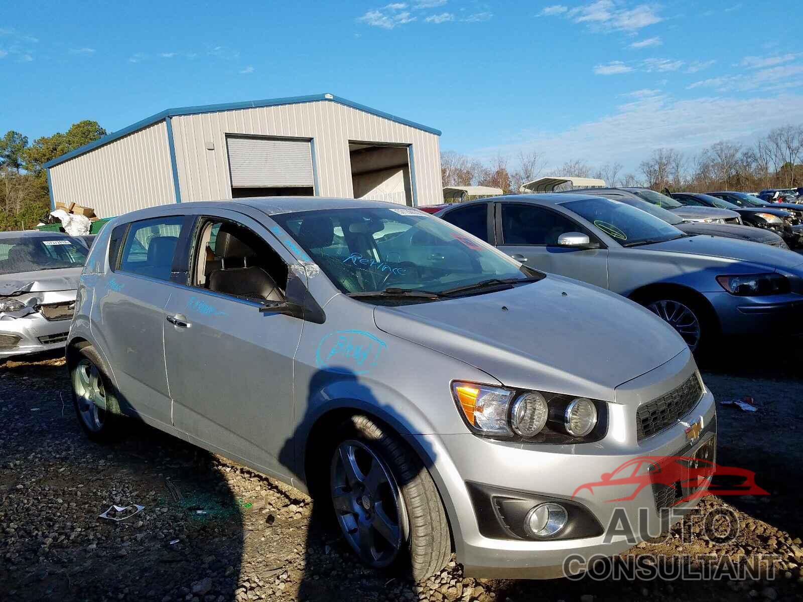 CHEVROLET SONIC 2016 - 1G1JE6SB6G4136409