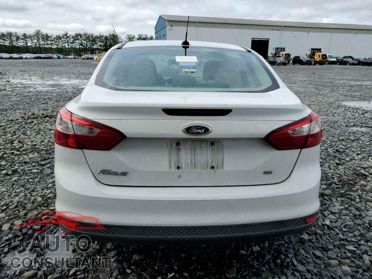 FORD FOCUS 2014 - 1FADP3F20EL101901