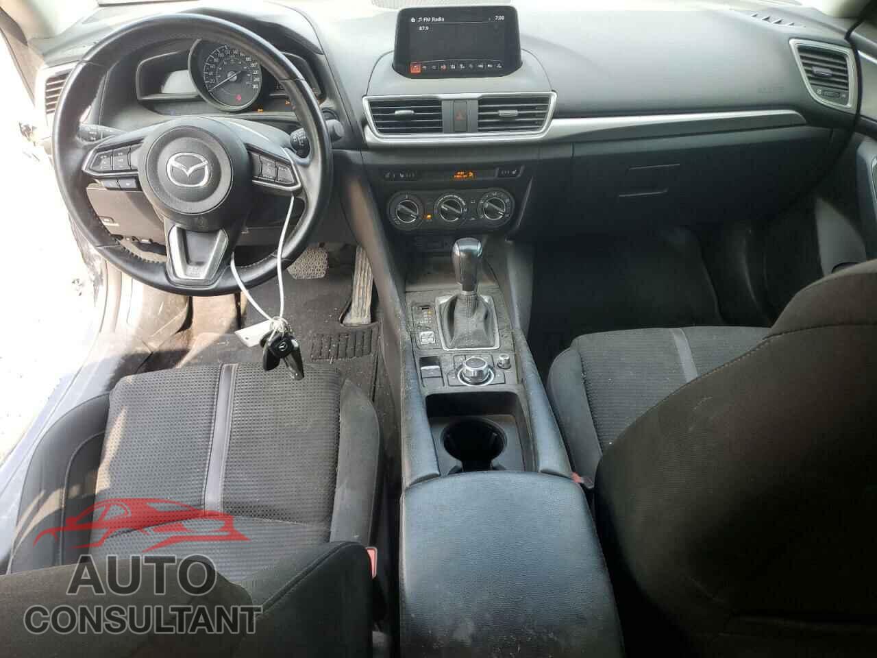 MAZDA 3 2018 - 3MZBN1V75JM260475