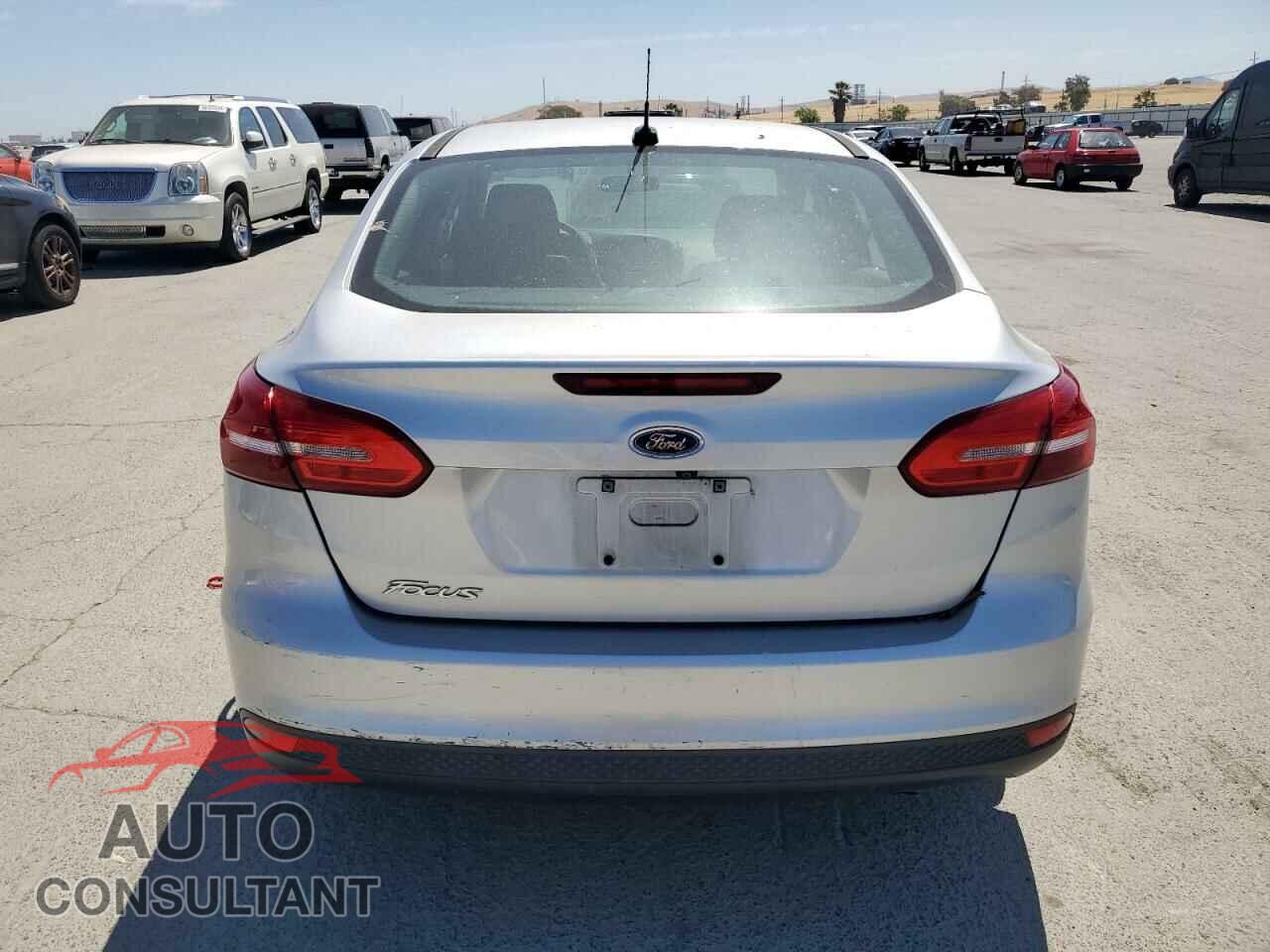 FORD FOCUS 2017 - 1FADP3E23HL271255