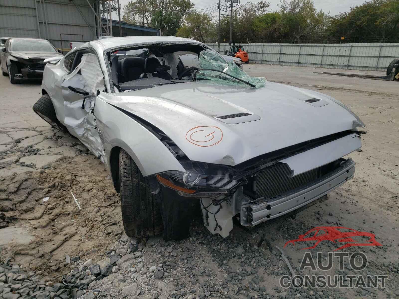 FORD MUSTANG 2019 - 1FA6P8CF0K5118033