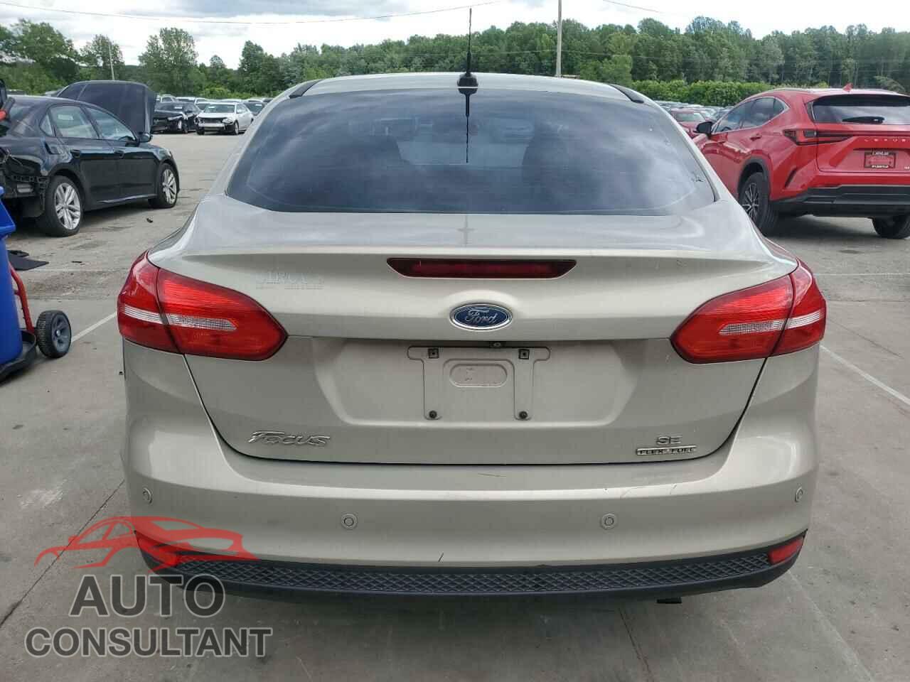 FORD FOCUS 2015 - 1FADP3F23FL254144
