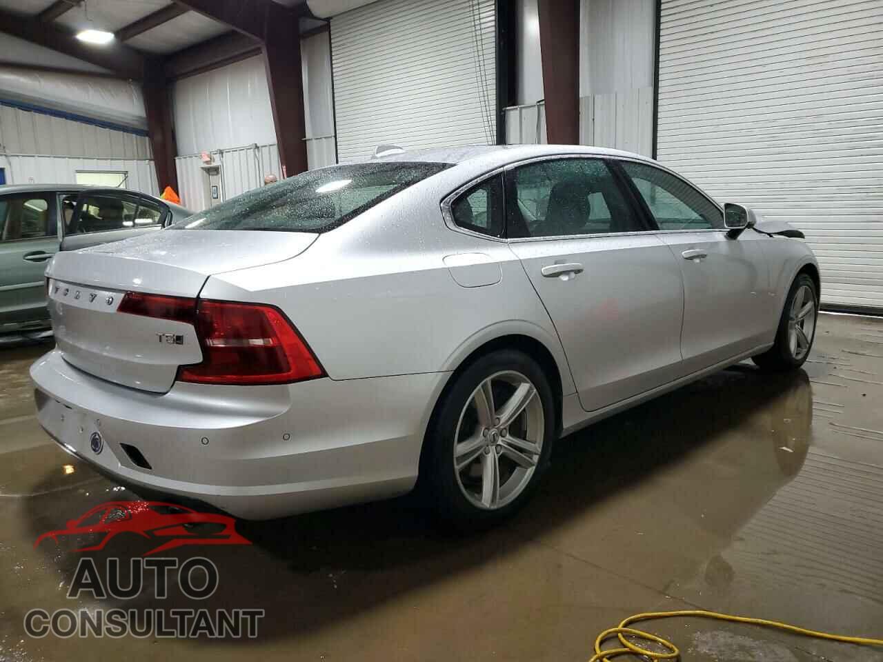 VOLVO S90 2018 - LVY982MK3JP021028
