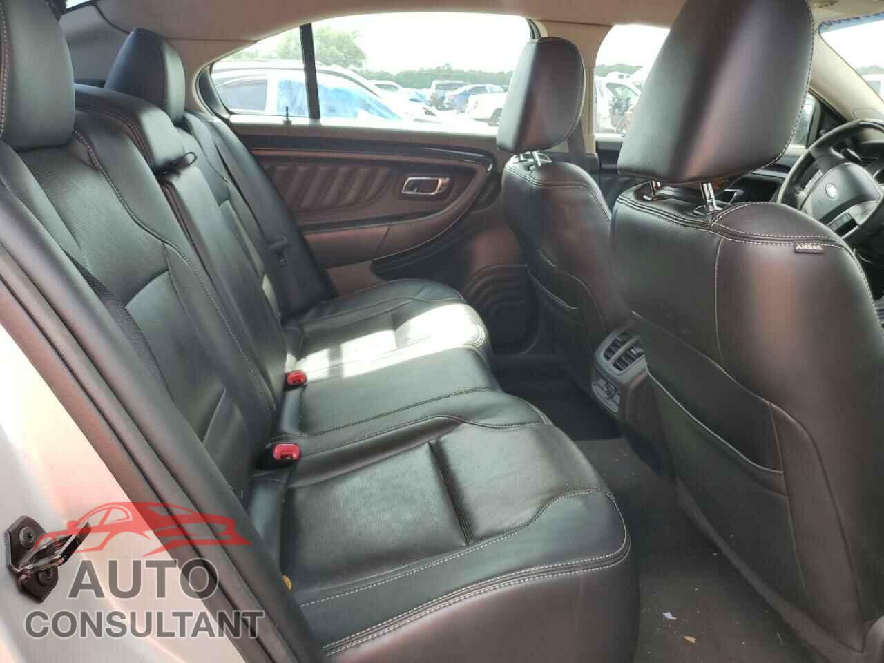 FORD TAURUS 2011 - 1FAHP2FW6BG115563