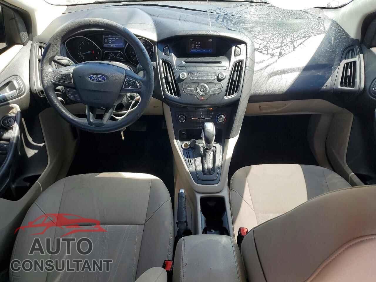 FORD FOCUS 2015 - 1FADP3F29FL330465