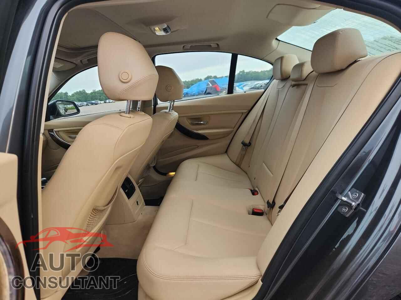 BMW 3 SERIES 2013 - WBA3B1C56DF462101