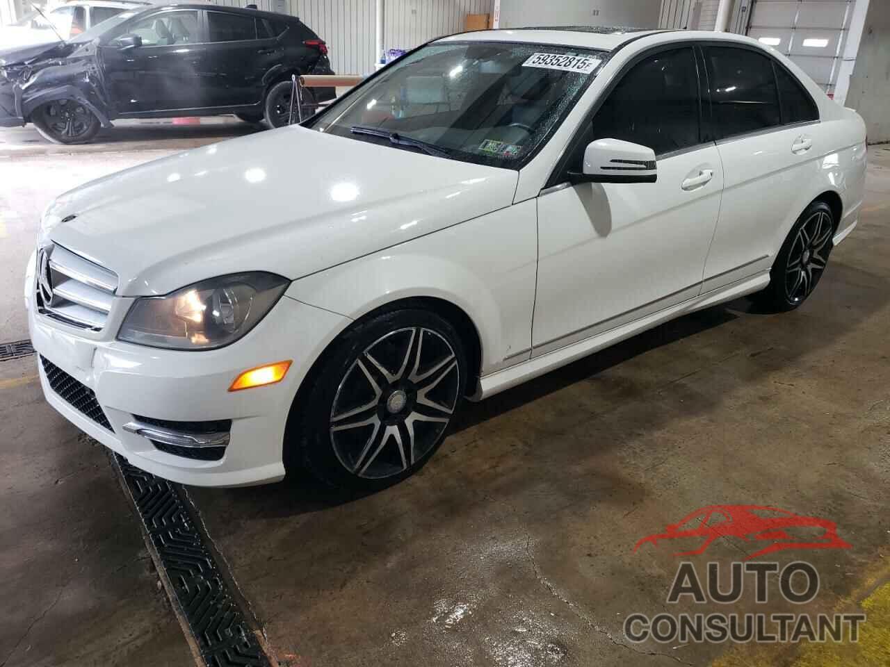 MERCEDES-BENZ C-CLASS 2013 - WDDGF8AB9DR260965