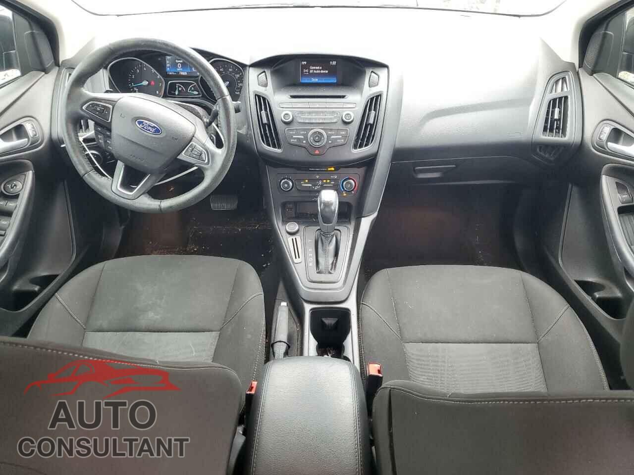 FORD FOCUS 2015 - 1FADP3F25FL357209