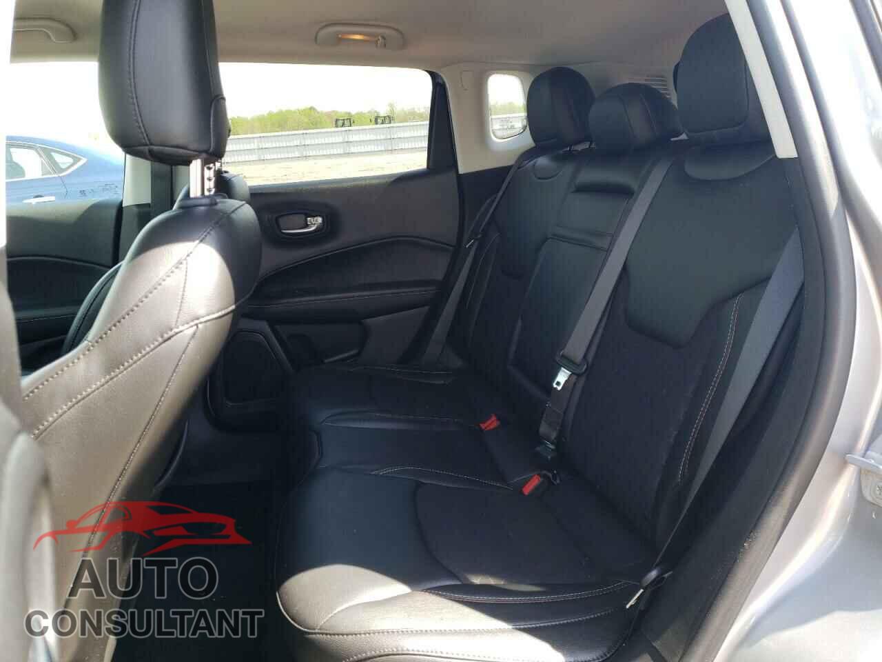 JEEP COMPASS 2018 - 3C4NJDBB9JT481105